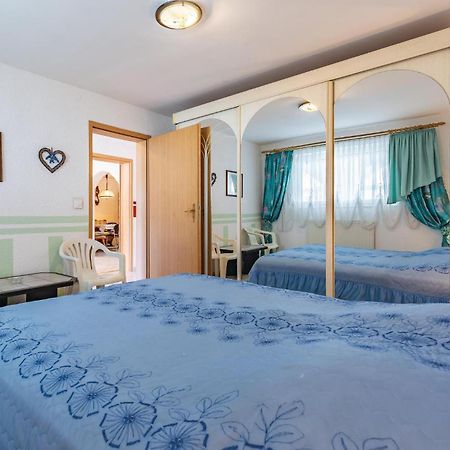 3 Bedroom Awesome Apartment In Pavicini ภายนอก รูปภาพ