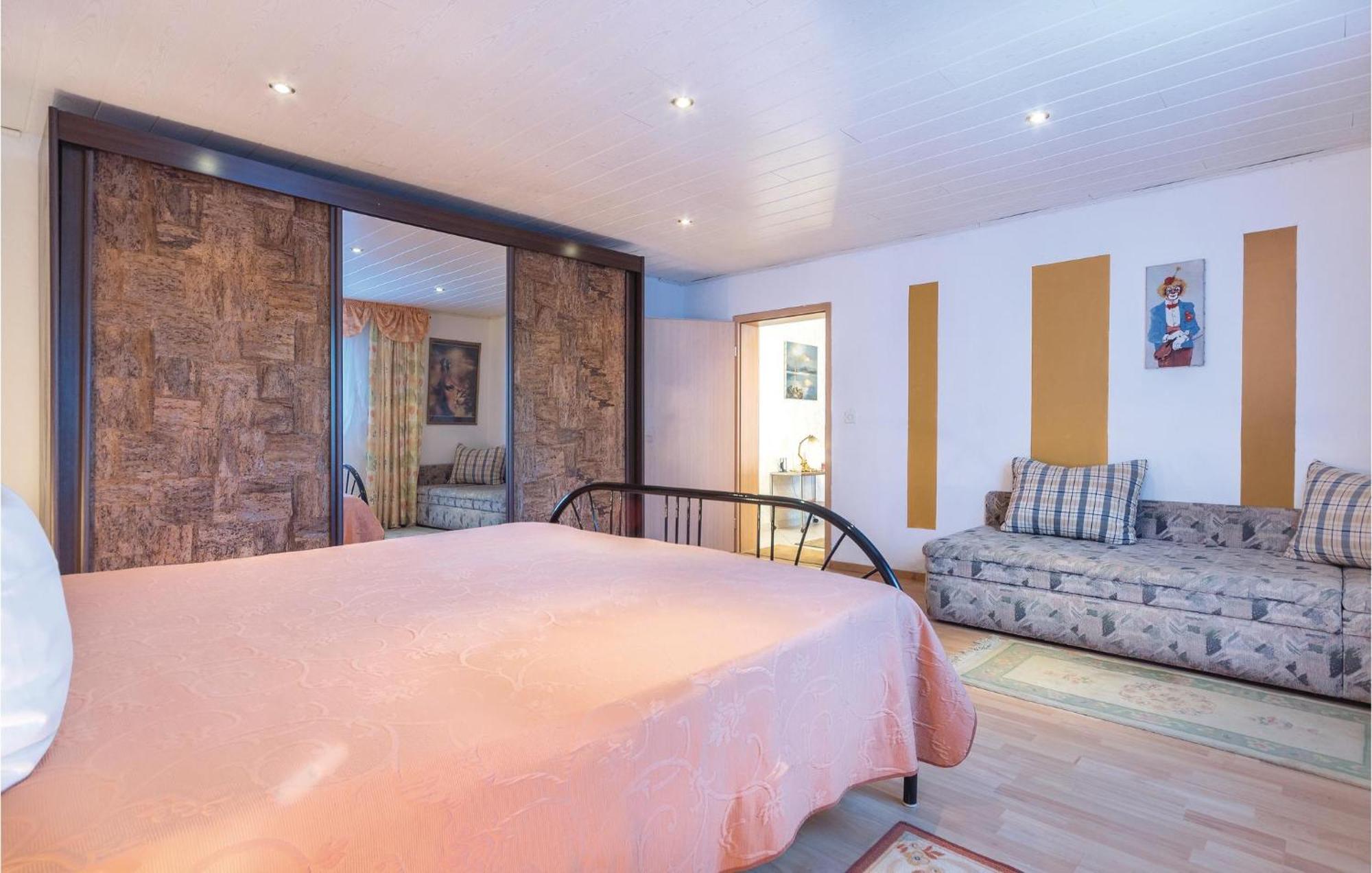3 Bedroom Awesome Apartment In Pavicini ภายนอก รูปภาพ