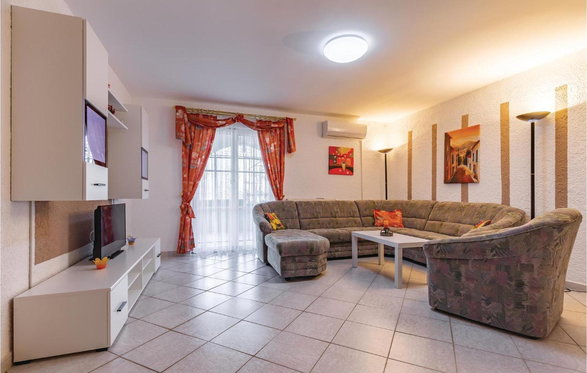 3 Bedroom Awesome Apartment In Pavicini ภายนอก รูปภาพ