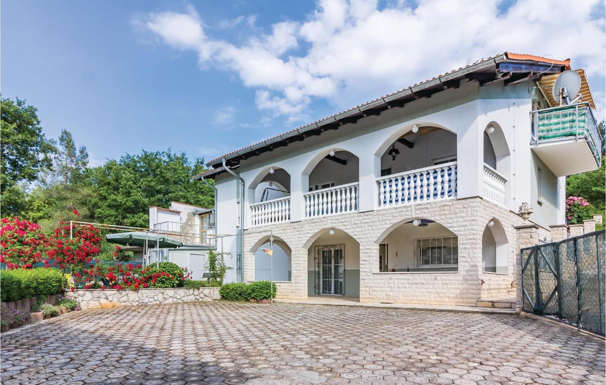 3 Bedroom Awesome Apartment In Pavicini ภายนอก รูปภาพ
