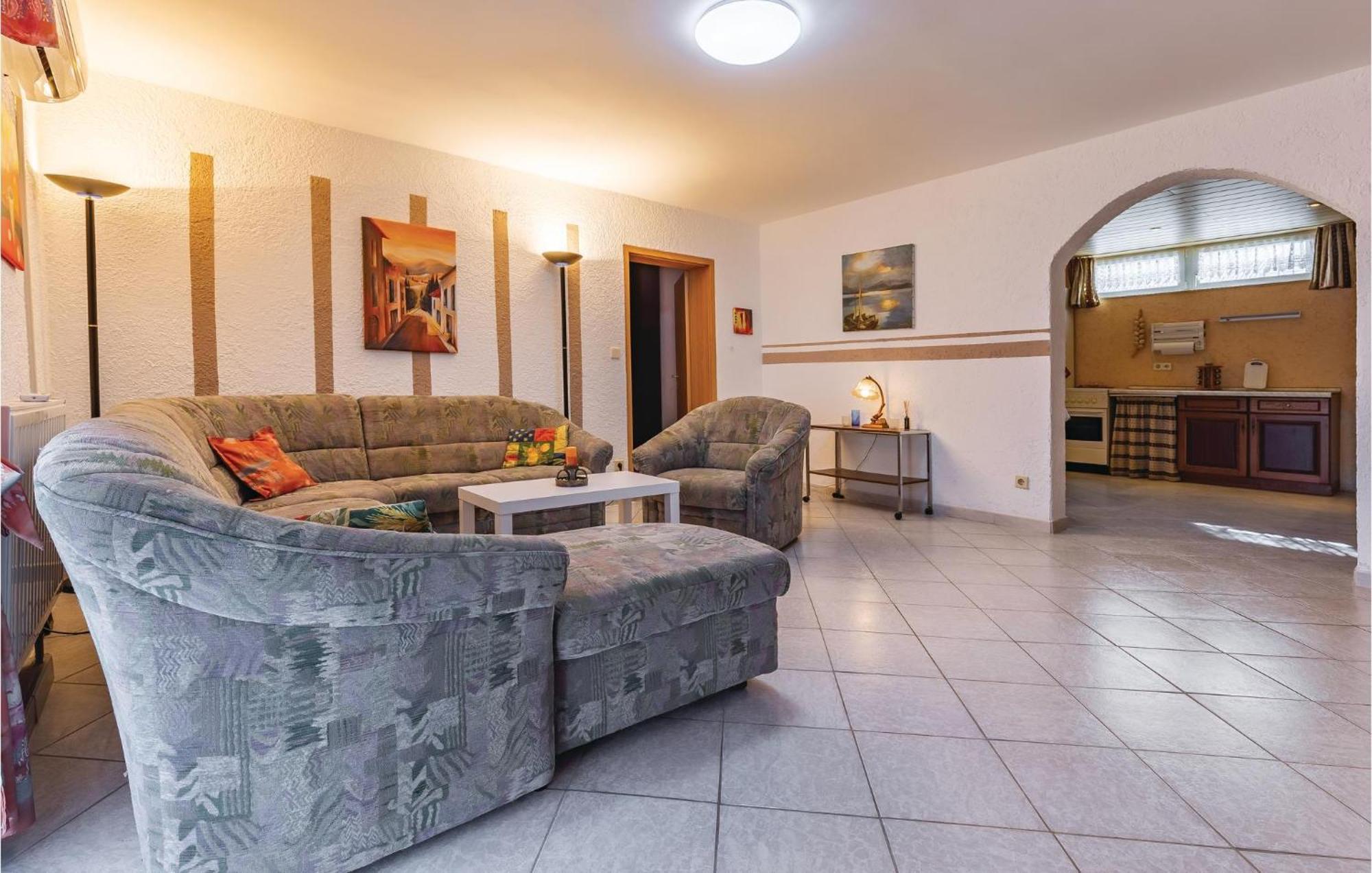 3 Bedroom Awesome Apartment In Pavicini ภายนอก รูปภาพ